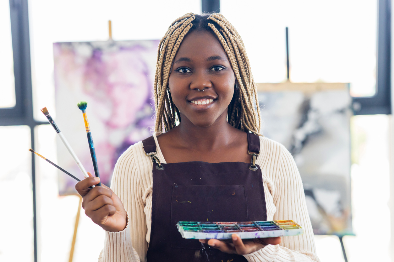 12 Art Scholarships for Aspiring Creators